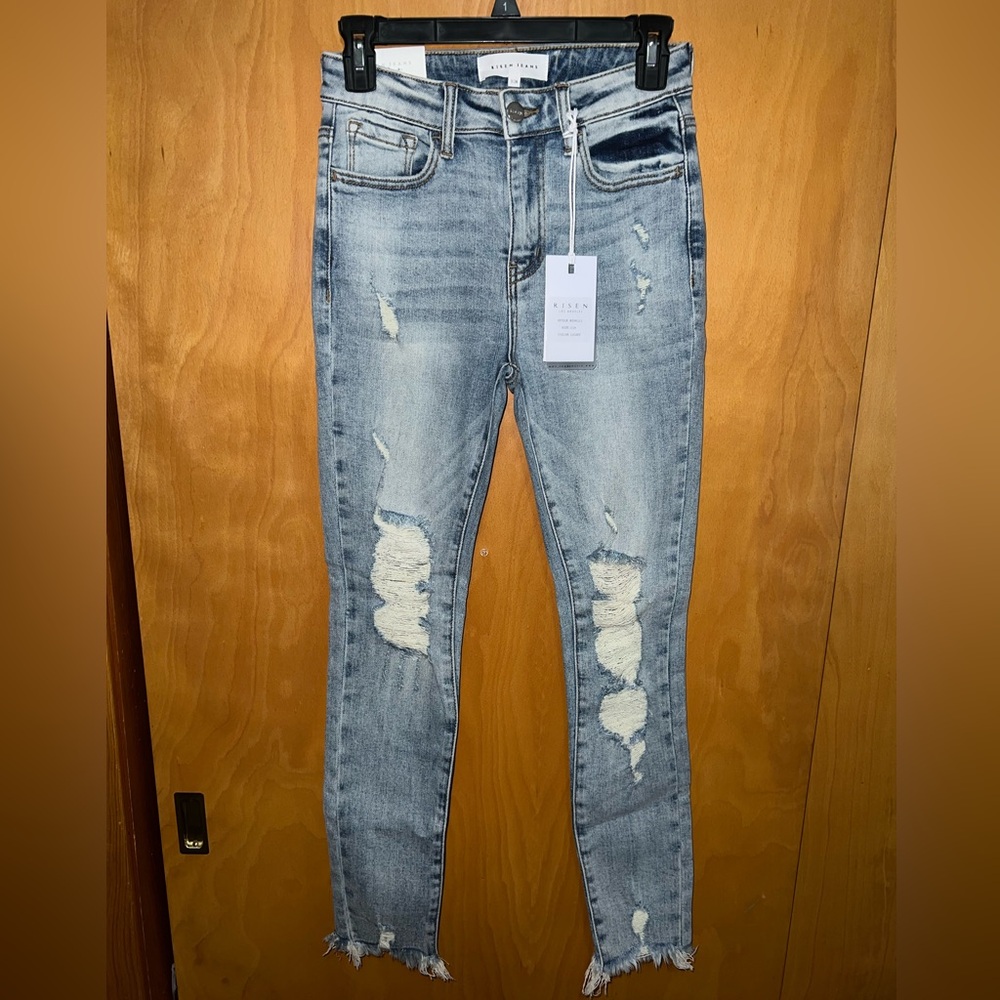 NWT Risen distressed jeans sz 3/26